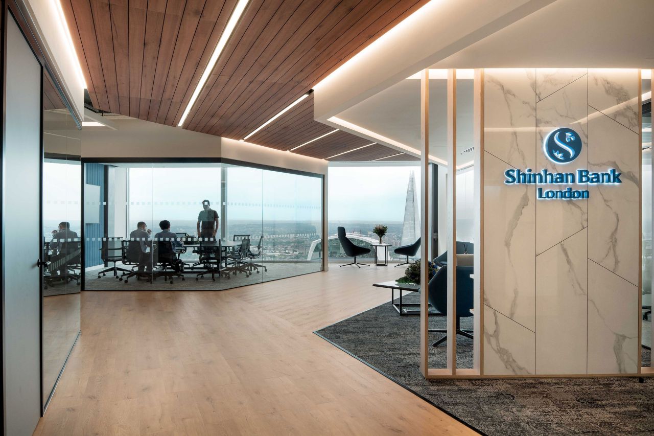 Shinhan-Bank-Office-Autex-Groove-1