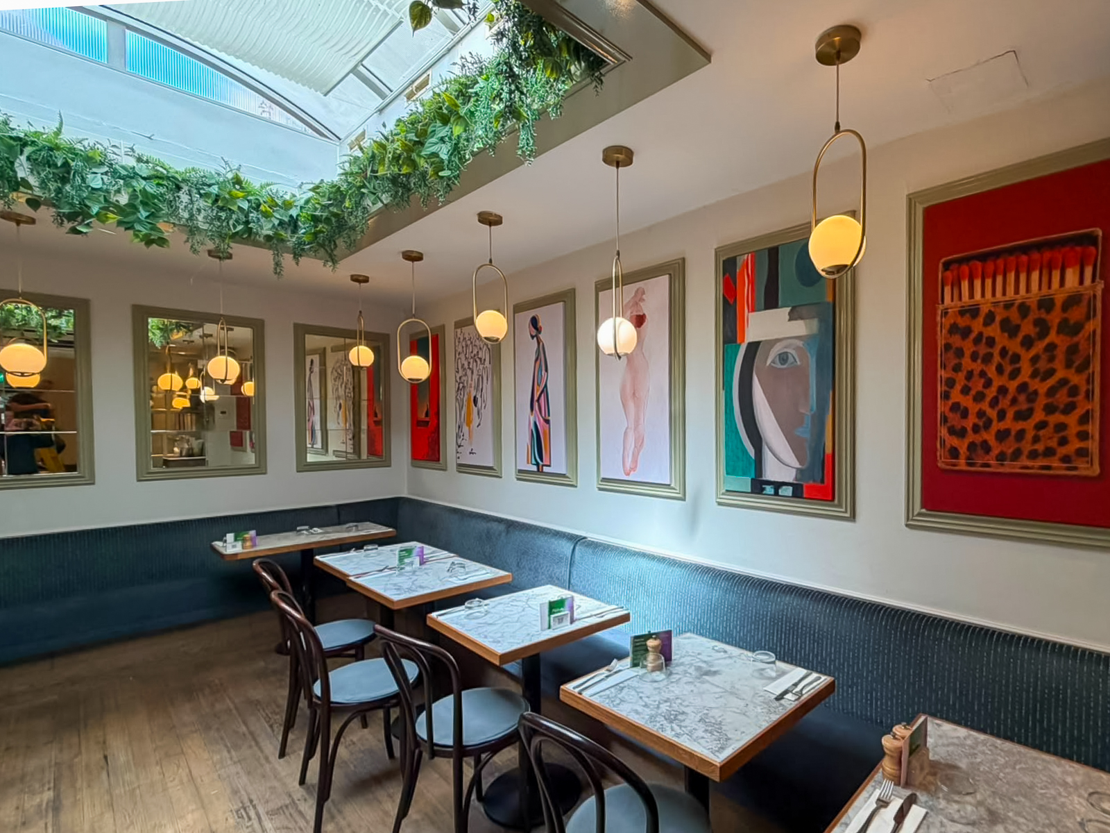 27796-Restaurant-Silent-Space-Print-4