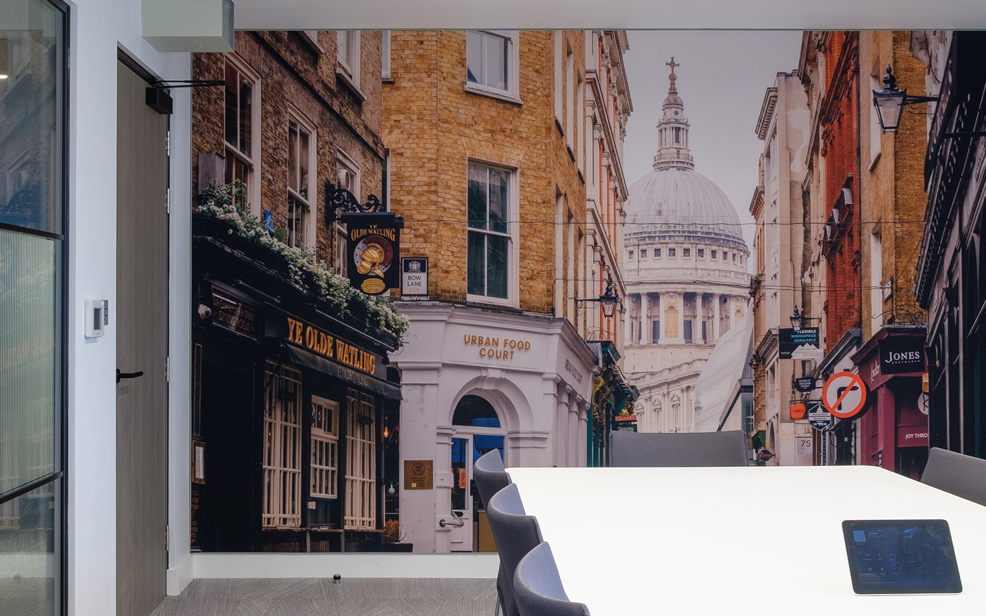 Tenso Print installed in a meeting room